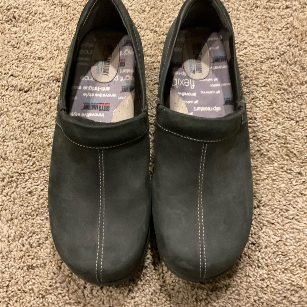 Soft Walk Greys Anatomy slip on clogs!
